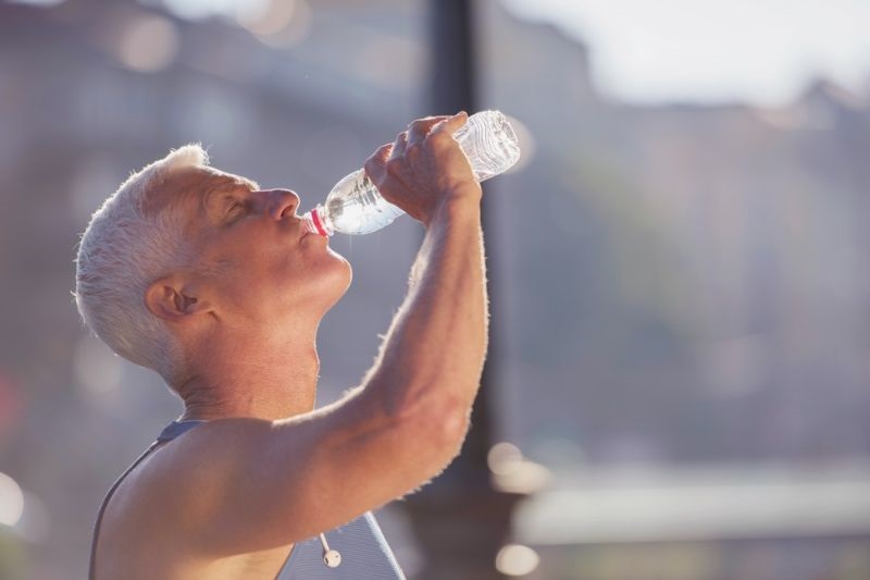 Hidratação pode ajudar a retardar o envelhecimento