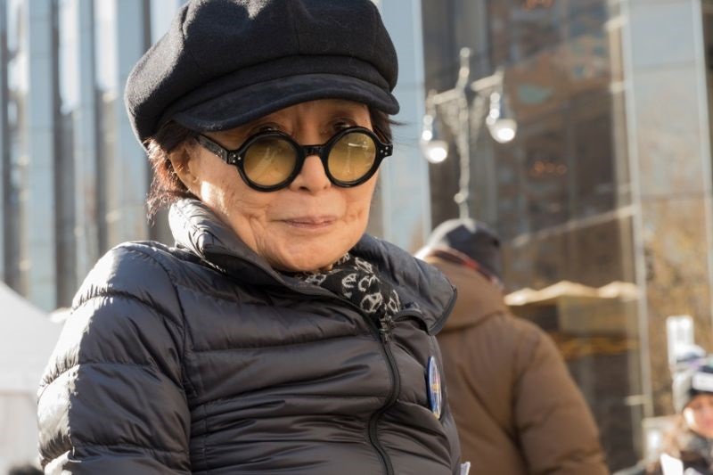 Yoko Ono é uma das mulheres ativistas pela paz