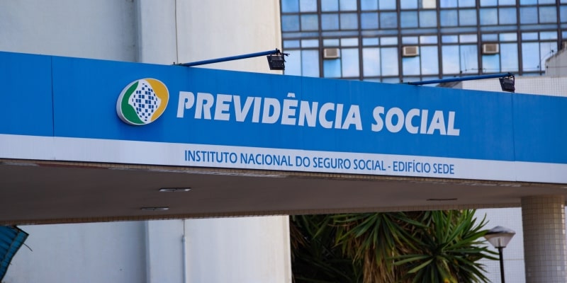 Fachada da Previdência Social para ilustrar a matéria sobre a devolução dos descontos indevidos do INSS.