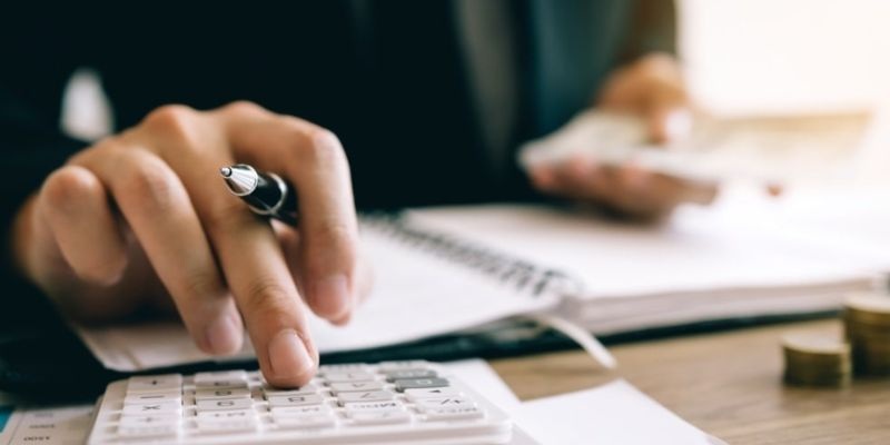 Renda média do brasileiro bate recorde, mas é baixa