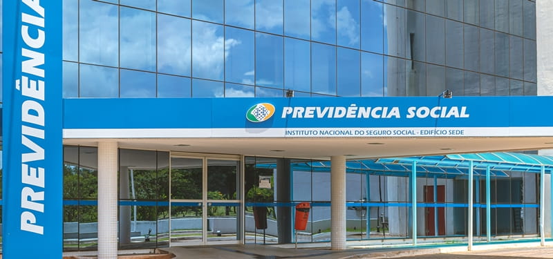 A fachada de uma agência do INSS ilustrando a matéria sobre a falha no sistema do INSS em Porto Alegre.