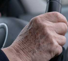 Nova lei da CNH para idosos: veja o que muda em 2024 para pessoas idosas que dirigem