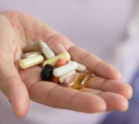 Suplementos para longevidade ganham popularidade, mas com evidências científicas limitadas