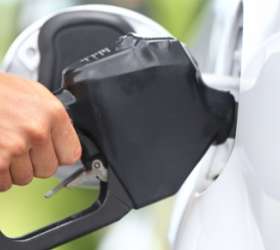 Preço da gasolina volta a subir, após 15 semanas de quedas sucessivas