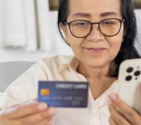 Cartão salvo em sites e apps facilita compras, mas aumenta risco de golpes digitais