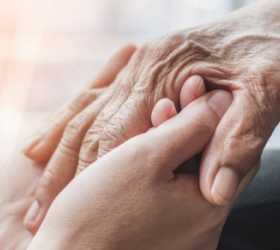 Quanto custa cuidar de uma pessoa com Alzheimer: descubra os valores e veja como economizar