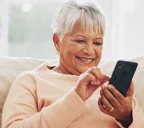 Benefícios cognitivos da tecnologia para idosos: especialistas destacam efeitos de hábitos digitais