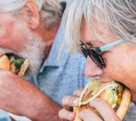 Alimentos que aumentam risco de demência são revelados em estudo