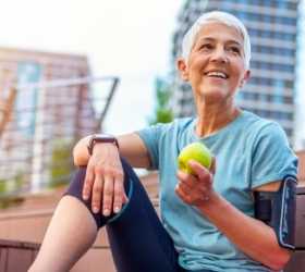 Hábitos saudáveis para viver mais: estudo aponta 8 dicas para ter mais 24 anos de vida