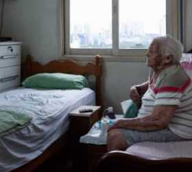 Cancelamento forçado de plano de saúde: idosa de 102 é surpreendida com interrupção de plano
