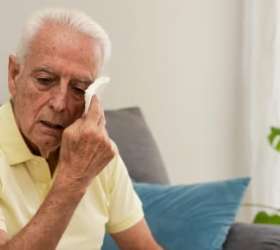 Impacto do calor na saúde dos idosos é foco de estudo sobre envelhecimento celular